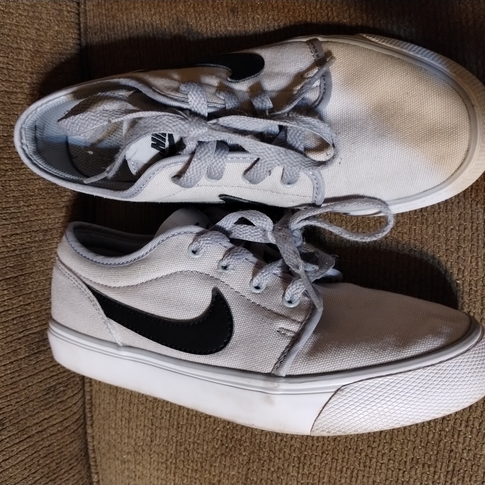Nike Kids Gray and Black Sneakers